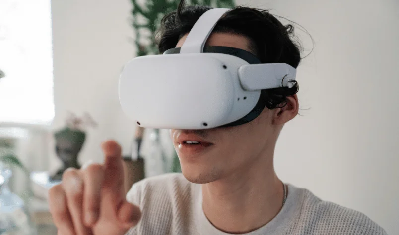 Virtual reality, salah satu contoh konten interaktif